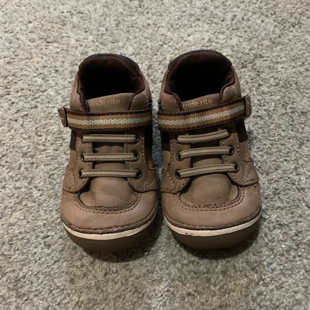 Stride Rite shoes size 5.5 toddlers